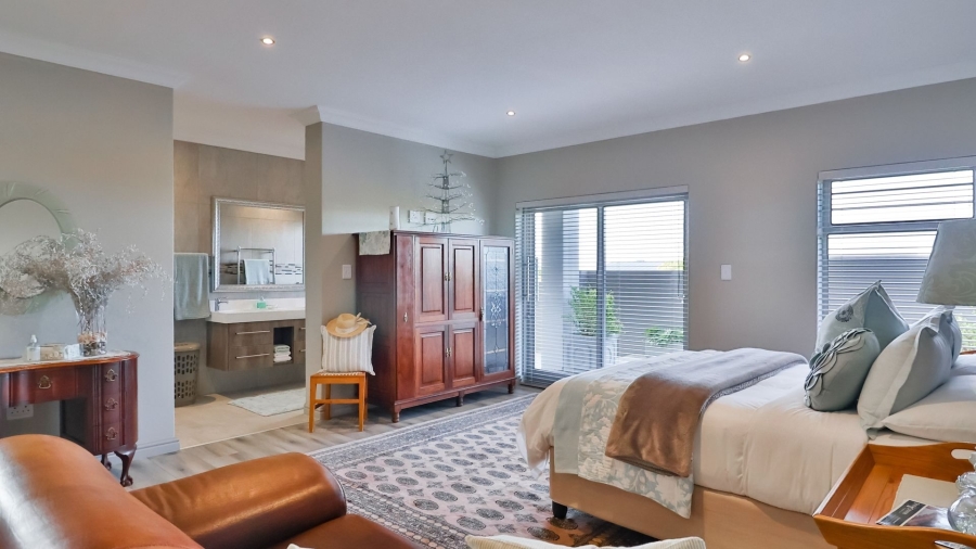 6 Bedroom Property for Sale in Kleinbaai Western Cape